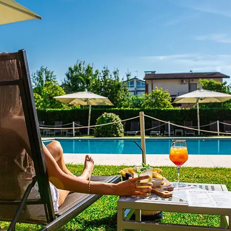 La Pergola Готель 3*